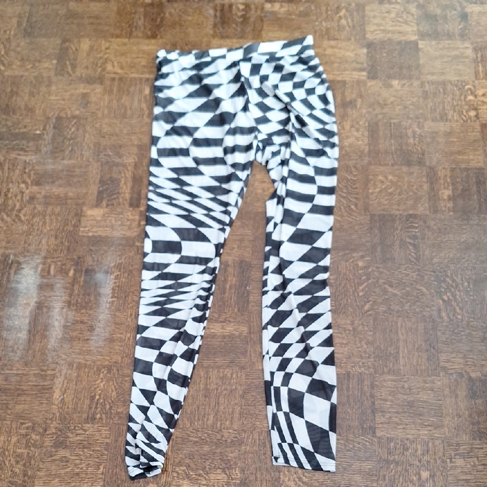 Fashion Nova Sheer Black And White Optoc Tights